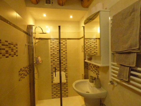 NICOLE DONEY LOCAZIONE TURISTICA : photo 1 de la chambre chambre triple supérieure