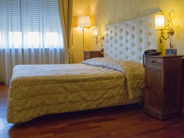 Hotel Continental : photo 1 de la chambre chambre triple