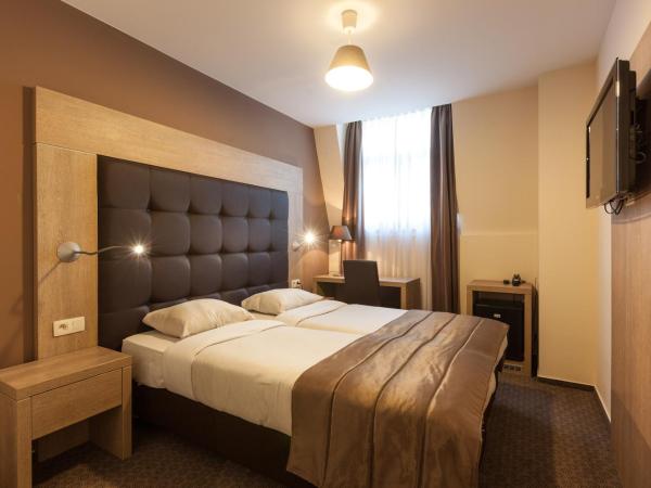 Hotel Villa Royale : photo 1 de la chambre chambre double