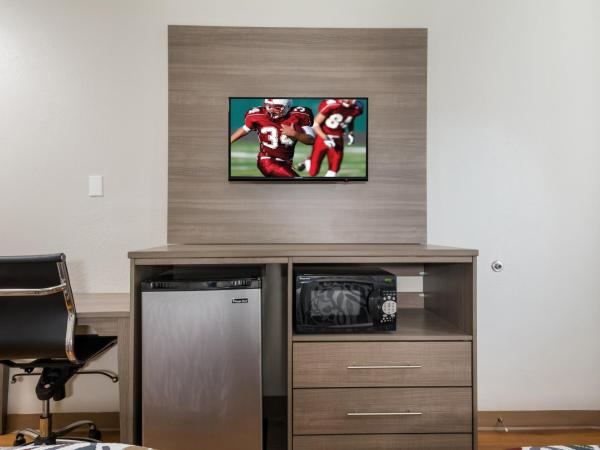 Red Roof Inn San Antonio E - Frost Bank Center : photo 4 de la chambre chambre double deluxe avec 2 lits doubles - non-fumeurs