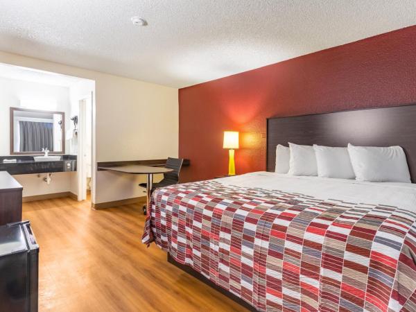 Red Roof Inn Phoenix- Midtown : photo 1 de la chambre chambre lit king-size supérieure - non-fumeurs