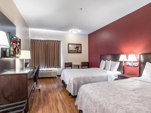 Red Roof Inn PLUS+ Austin South : photo 4 de la chambre chambre deluxe avec 2 lits doubles - non-fumeurs