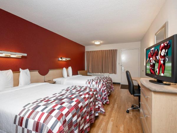 Red Roof Inn Indianapolis South : photo 3 de la chambre chambre deluxe avec 2 lits doubles - non-fumeurs