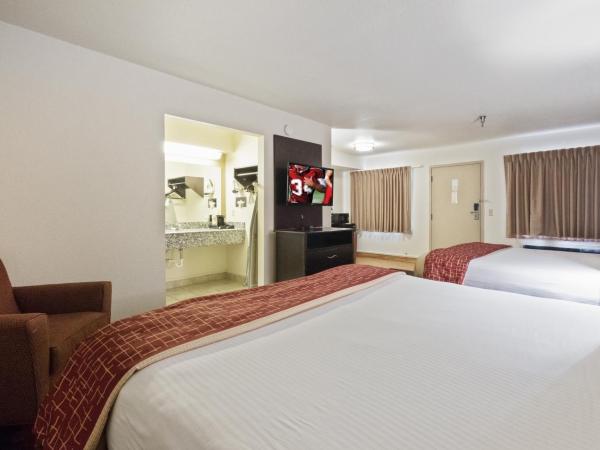 Red Roof Inn Oklahoma Airport I 40 W Fairgrounds : photo 4 de la chambre suite with two king beds non-smoking