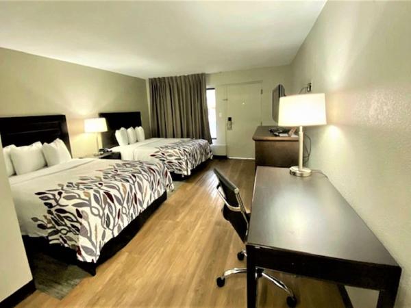 Red Roof Inn Tucson Downtown - University : photo 2 de la chambre chambre double deluxe avec 2 lits doubles - non-fumeurs