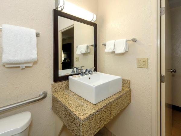 Red Roof Inn Jacksonville - Cruise Port : photo 6 de la chambre standard king room disability access non-smoking