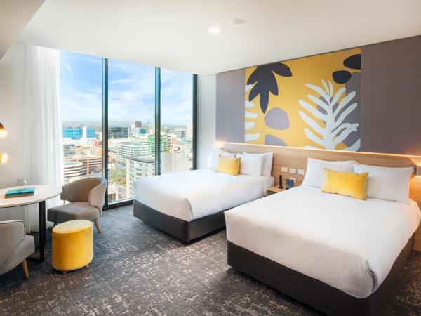 Crowne Plaza Adelaide, an IHG Hotel : photo 1 de la chambre chambre double standard avec 2 lits doubles