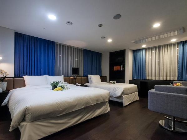 Hotel Pharos : photo 1 de la chambre suite avec piscine privée