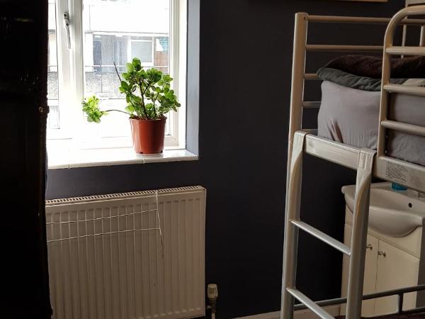 Hour Glass Hotel : photo 5 de la chambre chambre simple avec salle de bains commune