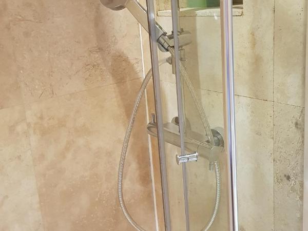 Hour Glass Hotel : photo 5 de la chambre chambre double avec salle de bains privative