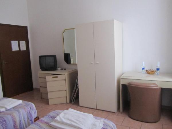 Hotel Gambara : photo 7 de la chambre chambre lits jumeaux