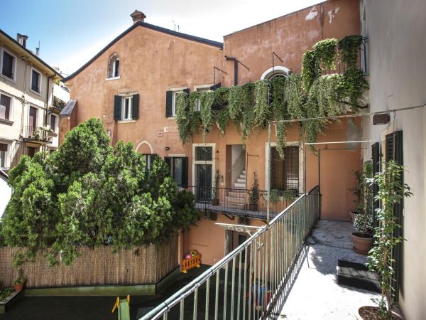 Truly Verona : photo 1 de la chambre appartement 1 chambre - shakespear house - via dietro filippini 2