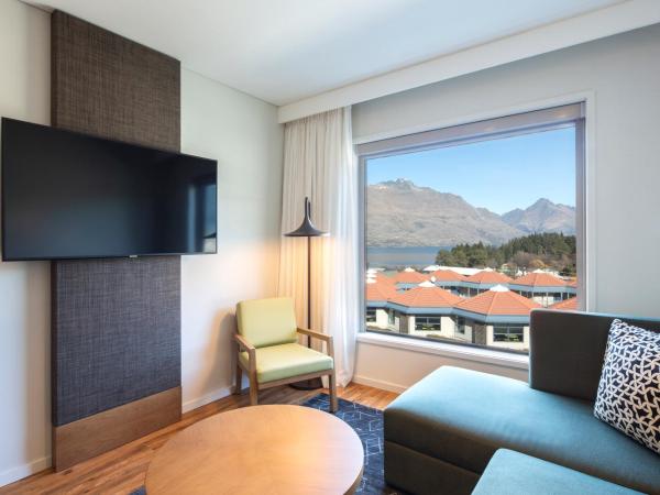 Holiday Inn Express & Suites Queenstown, an IHG Hotel : photo 1 de la chambre suite 1 chambre lit king-size