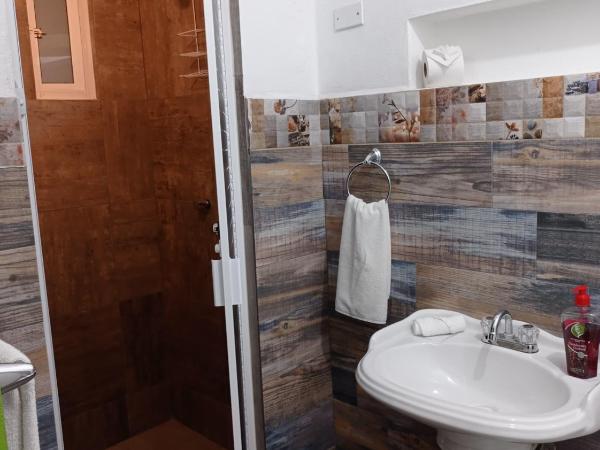 Hotel Casa Ceci Inn : photo 4 de la chambre suite familiale