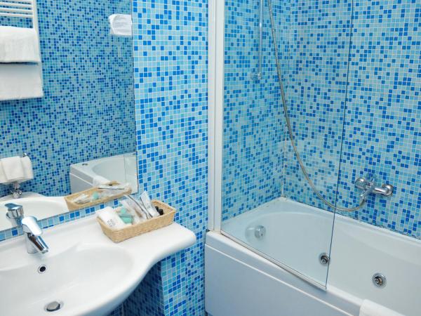 Hotel Alpi Resort : photo 10 de la chambre chambre lits jumeaux