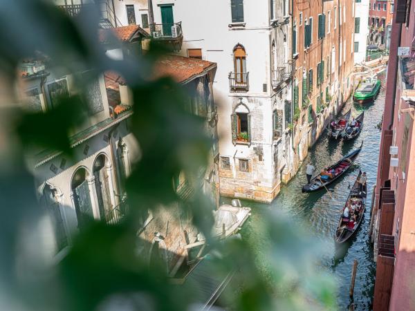 All'Angelo Art Hotel : photo 2 de la chambre chambre double deluxe - vue sur canal