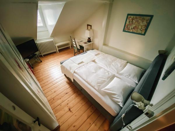 CityLodge St Gallen - 2 min to Marktplatz : photo 2 de la chambre chambre double Économique