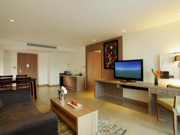 Centara Pattaya Hotel : photo 8 de la chambre centara 1 bedroom suite - king+sofa bed