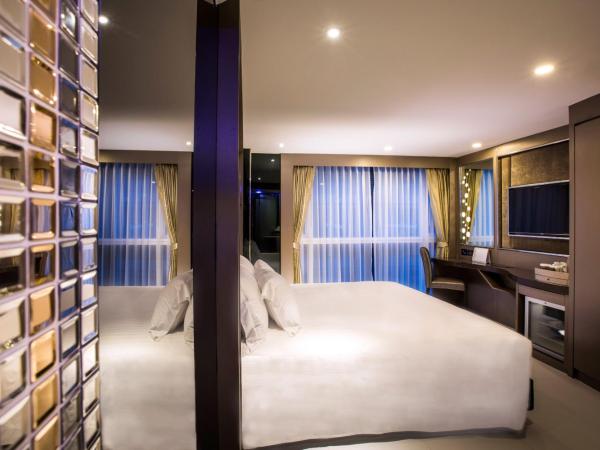 Centara Azure Hotel Pattaya : photo 1 de la chambre chambre lit king-size supérieure