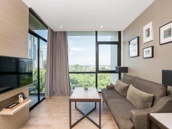 Altera Hotel and Residence by At Mind : photo 2 de la chambre grande suite avec lit double