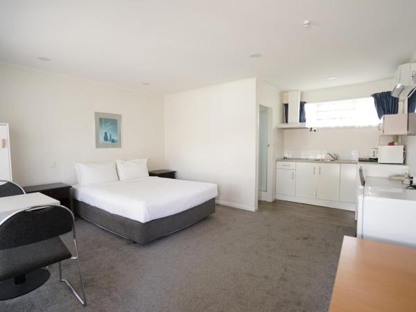 Alpers Lodge & Conference Centre : photo 1 de la chambre chambre standard lit queen-size