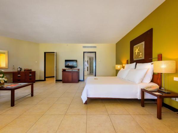 Victoria Beachcomber Resort & Spa : photo 4 de la chambre appartement familial