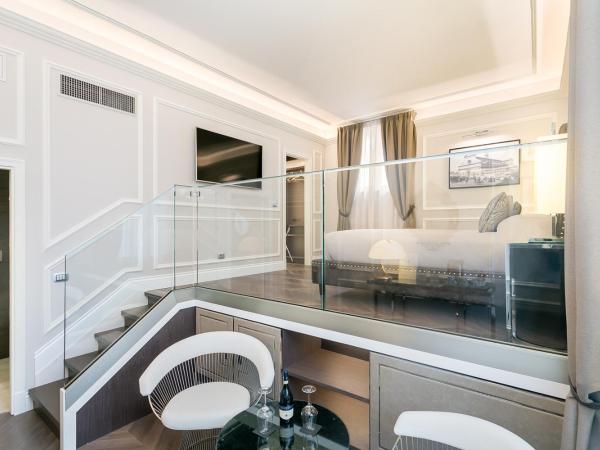 Rivalta Hotel - Alfieri Collezione : photo 7 de la chambre chambre double deluxe avec bain à remous