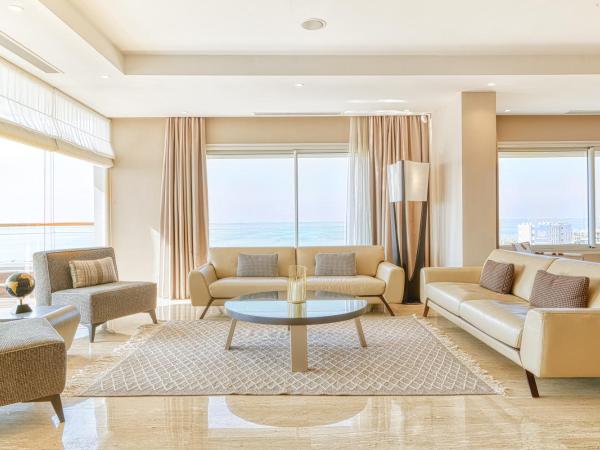 ADAM Hotel Suites : photo 4 de la chambre suite présidentielle avec piscine privée - vue sur lac