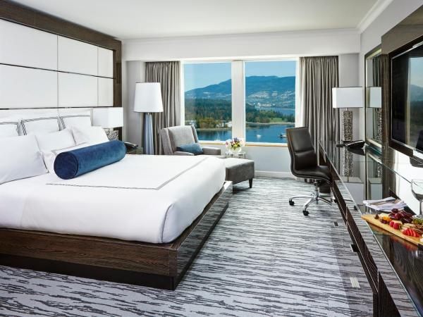 Pan Pacific Vancouver : photo 2 de la chambre chambre lit king-size de luxe club pacific harbour