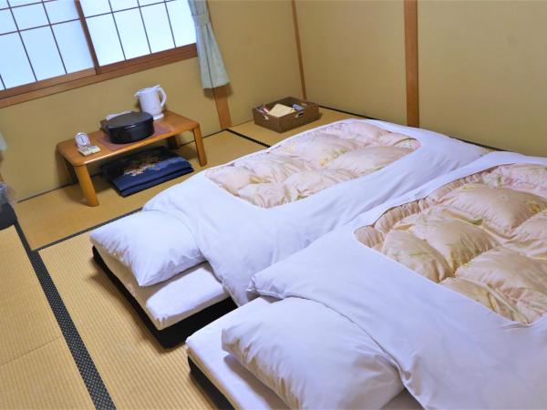 Ryokan Shimizu : photo 2 de la chambre chambre double avec salle de bains privative - non-fumeurs 