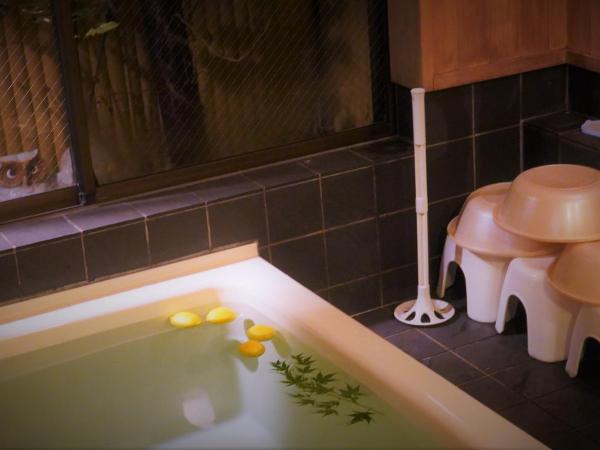 Ryokan Shimizu : photo 4 de la chambre chambre lits jumeaux de style japonais avec salle de bains privative - non-fumeurs