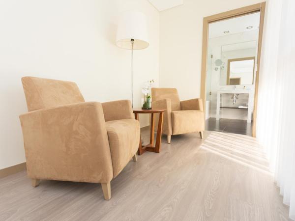 Castelo Santa Catarina : photo 3 de la chambre suite romantique