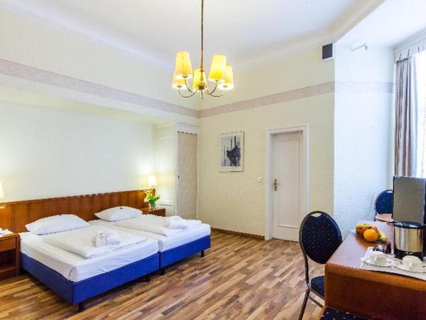 Hotel Monopol - Central Station : photo 2 de la chambre room #6162555