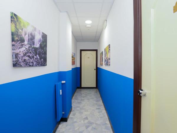 Mini Hotel : photo 9 de la chambre chambre simple avec salle de bains extérieure privative