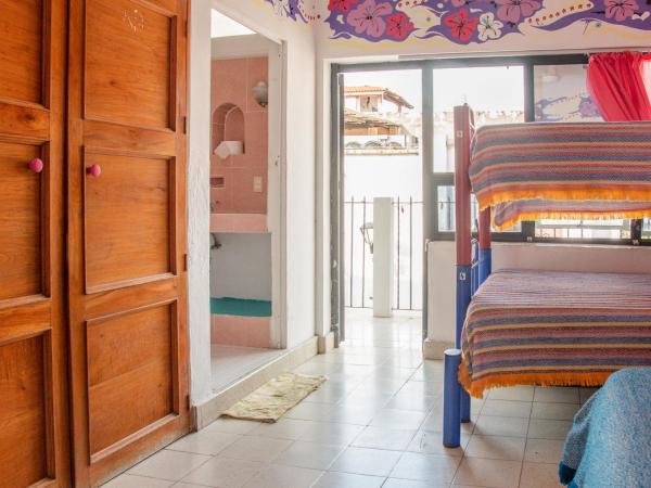 Hostel Vallarta : photo 5 de la chambre lit dans dortoir pour femmes de 4 lits