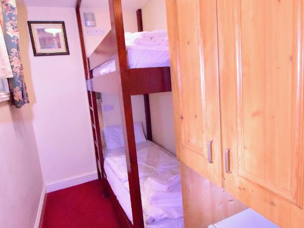 Bridge Park Hotel : photo 3 de la chambre chambre quadruple avec salle de bains privative