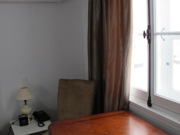 Au Petit Hôtel : photo 4 de la chambre studio