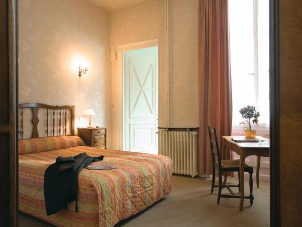 Hotel Du Nord : photo 3 de la chambre chambre double avec baignoire