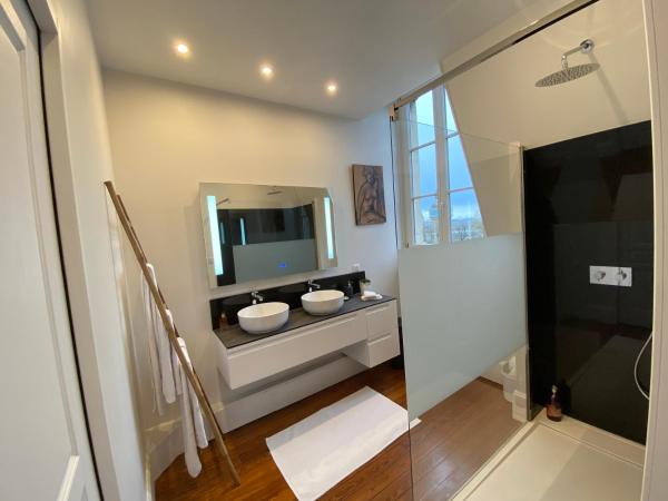 La Villa by Michel Gonet : photo 4 de la chambre chambre lit king-size