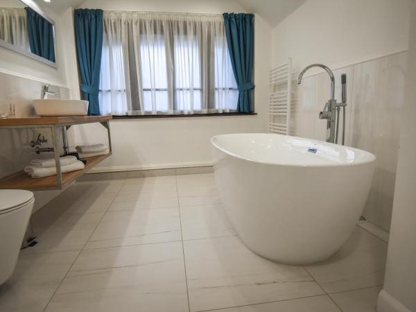 Villa Campana : photo 3 de la chambre chambre double deluxe avec baignoire