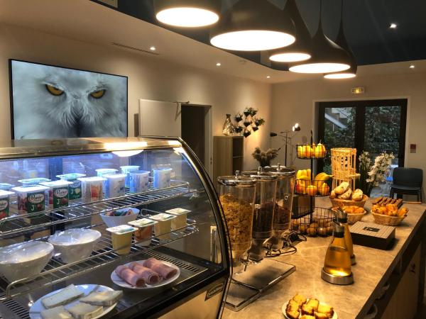 Hotel Cantosorgue : photo 8 de la chambre chambre lits jumeaux