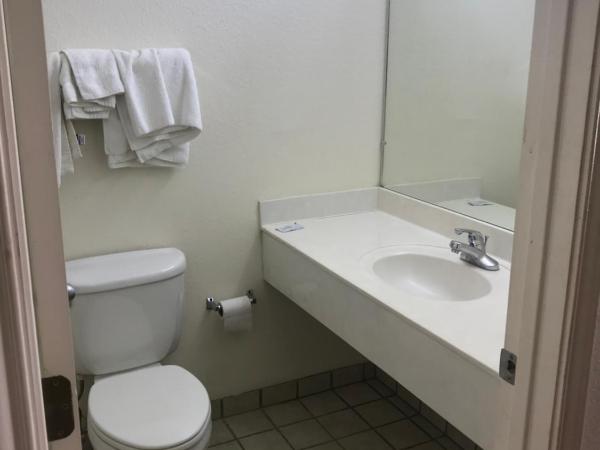 COUNTRY INN MOTEL : photo 7 de la chambre chambre lit king-size