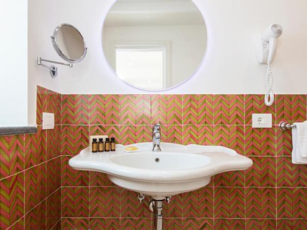 Apollon Club & Thermal Spa : photo 4 de la chambre chambre double ou lits jumeaux supérieure avec balcon - vue sur mer