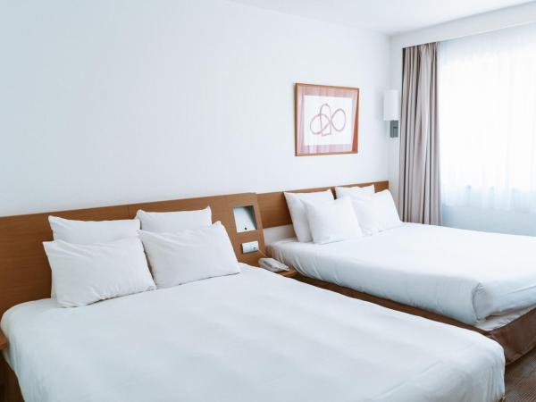 Novotel Resort & Spa Biarritz Anglet : photo 1 de la chambre chambre supérieure avec 1 lit queen-size et 1 canapé-lit