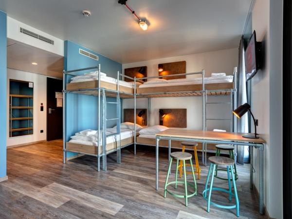 MEININGER Hotel Berlin Tiergarten : photo 1 de la chambre lit dans dortoir mixte de 6 lits
