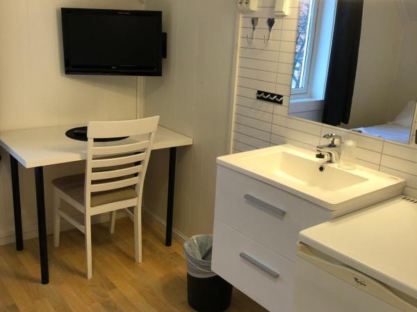 Ami Hotel : photo 7 de la chambre chambre double/triple avec salle de bains commune