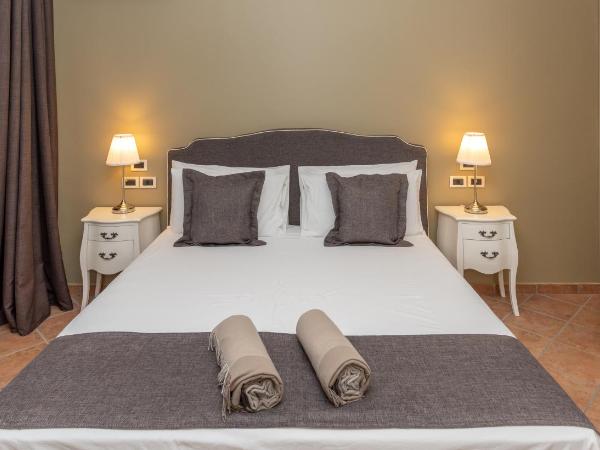 Villa Le Terrazze Charming Rooms : photo 4 de la chambre chambre double avec balcon