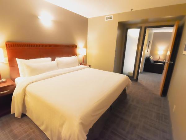 Canad Inns Destination Centre Fort Garry : photo 4 de la chambre suite 2 chambres