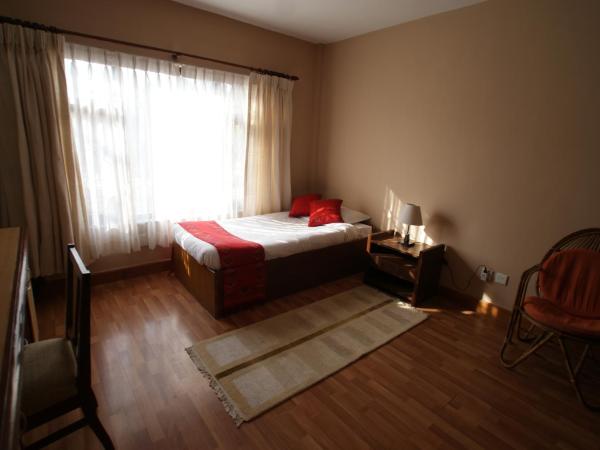 ROKPA Guest House : photo 4 de la chambre chambre double ou lits jumeaux standard