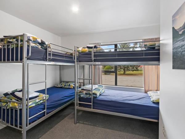 North South Holiday Park : photo 4 de la chambre chambre familiale avec terrasse